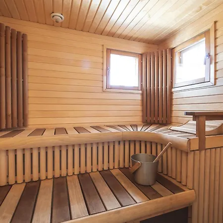 - High Quality For Up To 20 Guests * Tahkovuori